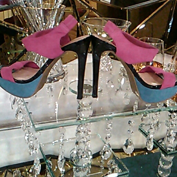 Heels - Picture 5 of 6